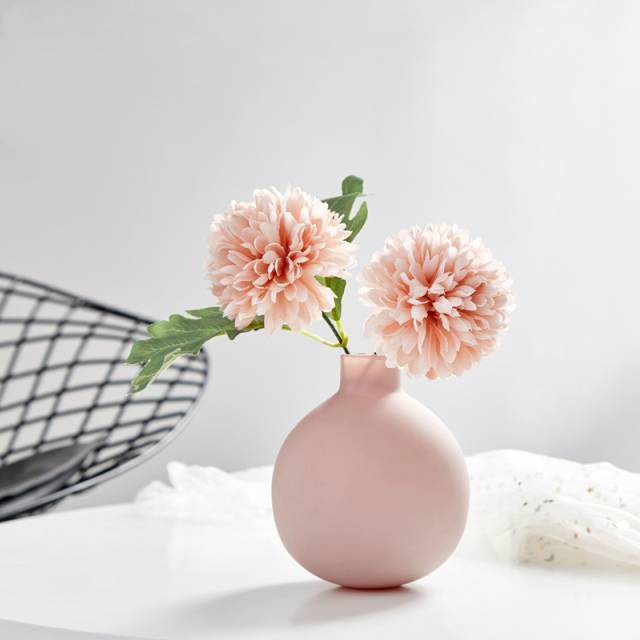 Idun Ceramic Vase - Area Collections