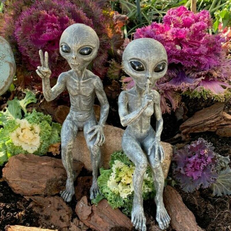 Space Alien Couple Garden Statue - Area Collections
