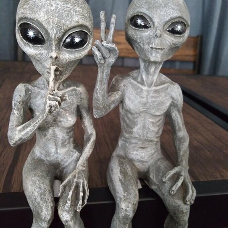 Space Alien Couple Garden Statue - Area Collections